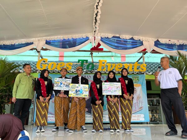 Belajar Demokrasi Sejak Dini, Ratusan Murid, Guru, dan Tendik MTsN 2 Surakarta Antusias Gunakan Hak Pilih di PILKETOS